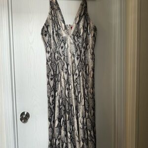 Jennifer Lopez collection dress size xxl serpent look